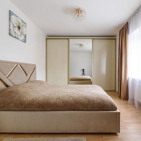 Naukova Street Appartamento Lviv Ngoại thất bức ảnh