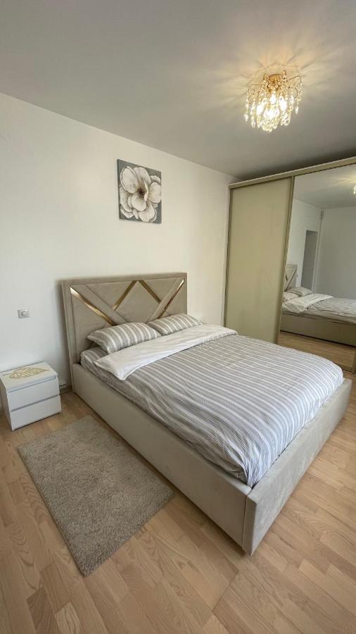 Naukova Street Appartamento Lviv Ngoại thất bức ảnh