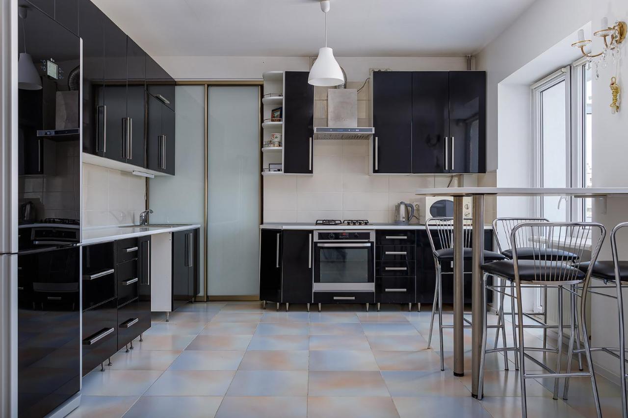 Naukova Street Appartamento Lviv Ngoại thất bức ảnh