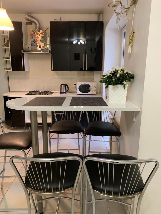 Naukova Street Appartamento Lviv Ngoại thất bức ảnh